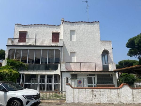 casa indipendente in vendita a Comacchio in zona Lido di Spina