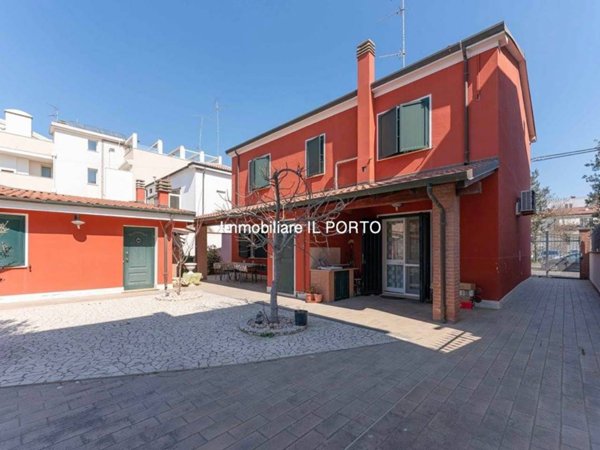 casa indipendente in vendita a Comacchio in zona Porto Garibaldi