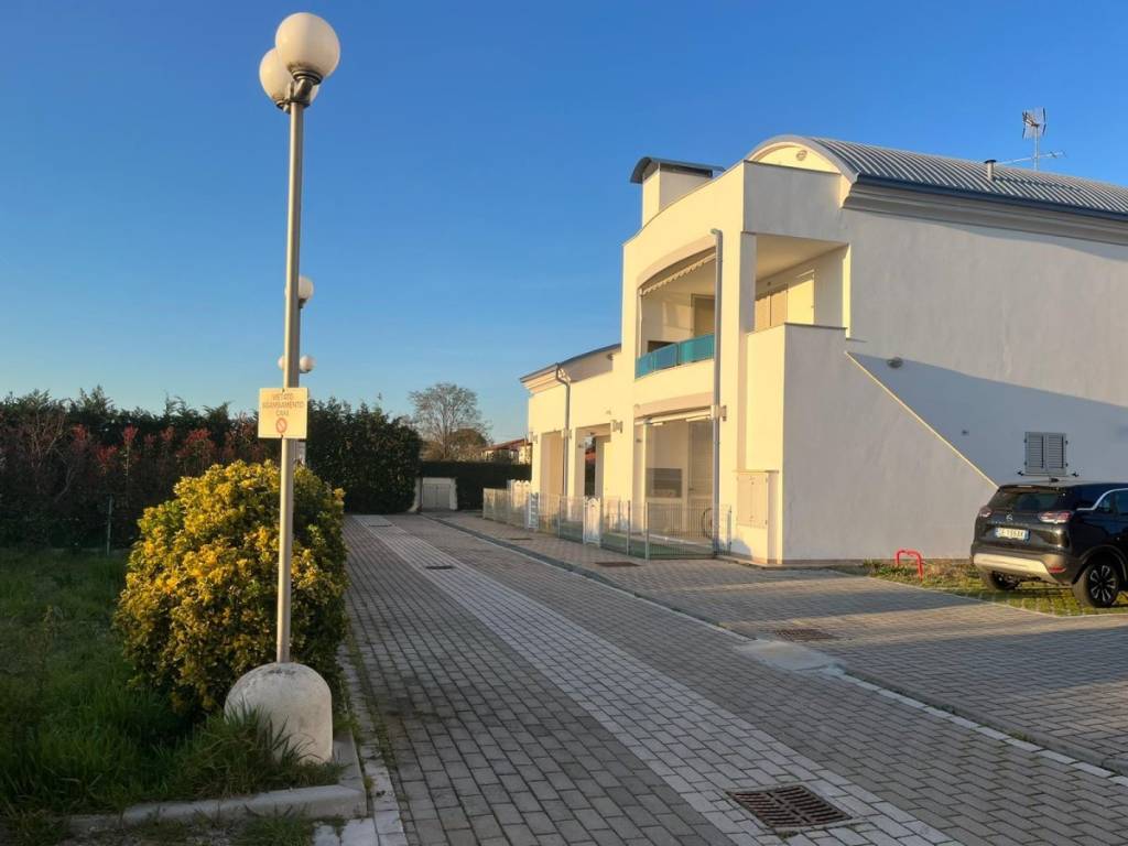 appartamento in vendita a Comacchio in zona Lido degli Estensi