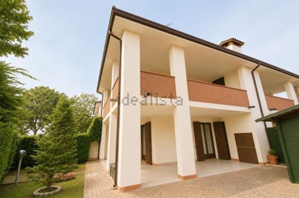 casa indipendente in vendita a Comacchio in zona Lido delle Nazioni