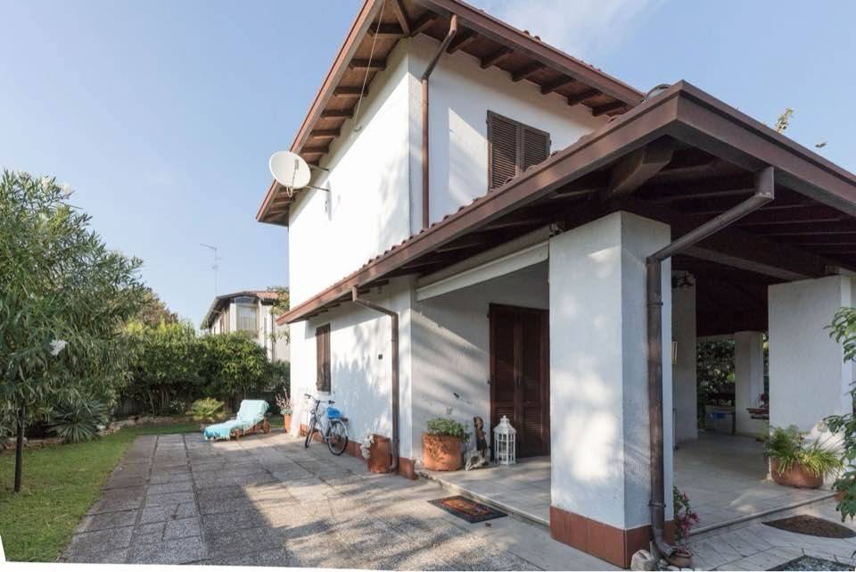 casa indipendente in vendita a Comacchio in zona Lido degli Estensi