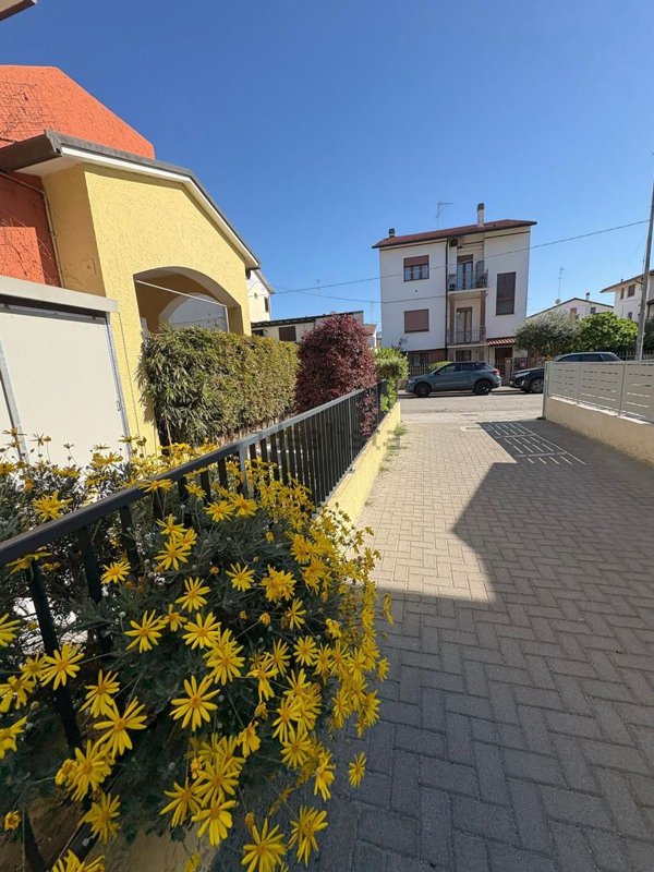 appartamento in vendita a Comacchio in zona Porto Garibaldi