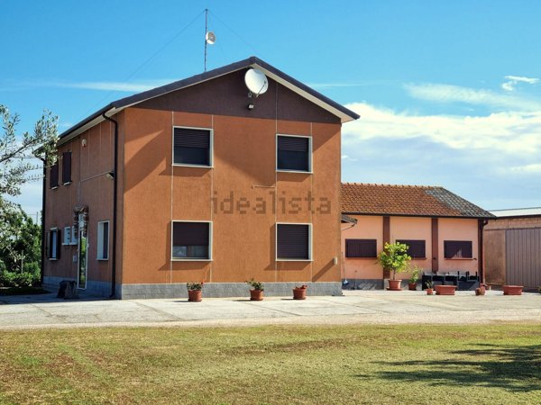 casa indipendente in vendita a Comacchio in zona Lido delle Nazioni