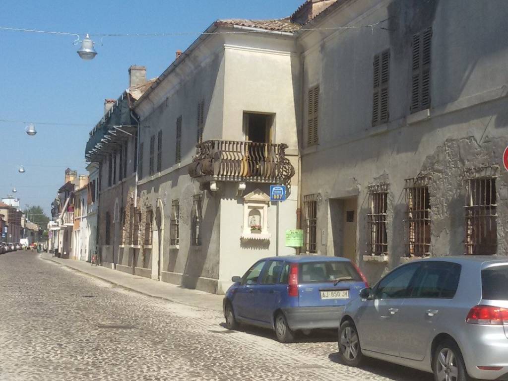 intera palazzina in vendita a Comacchio