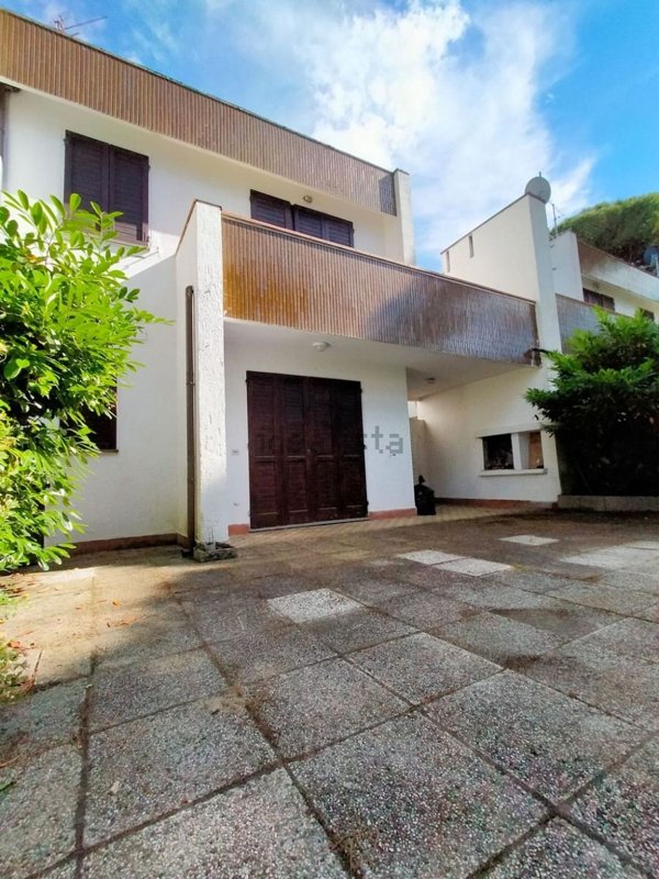 casa indipendente in vendita a Comacchio in zona Lido di Spina