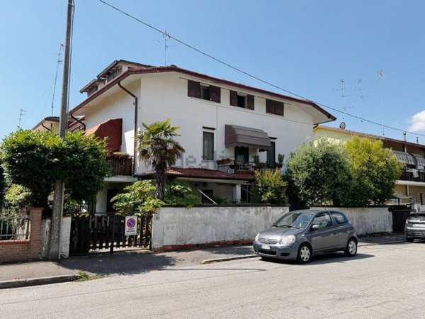 appartamento in vendita a Comacchio in zona Porto Garibaldi
