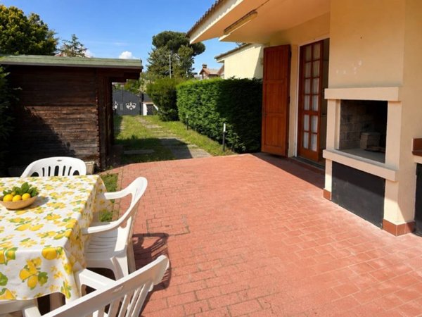 casa indipendente in vendita a Comacchio in zona Lido degli Scacchi