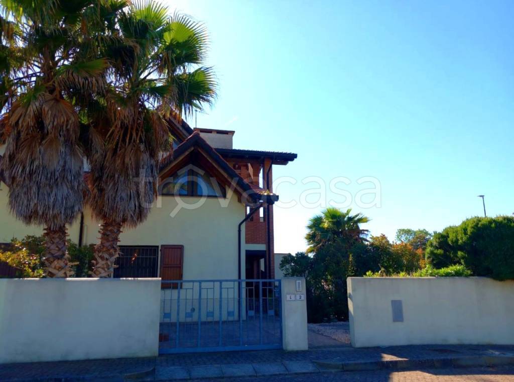 casa indipendente in vendita a Comacchio in zona Lido degli Scacchi