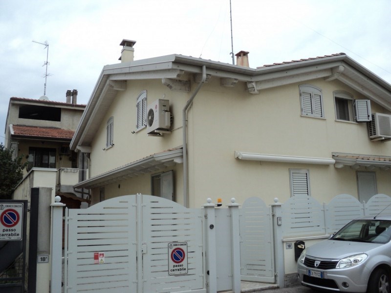 casa indipendente in vendita a Comacchio in zona Porto Garibaldi