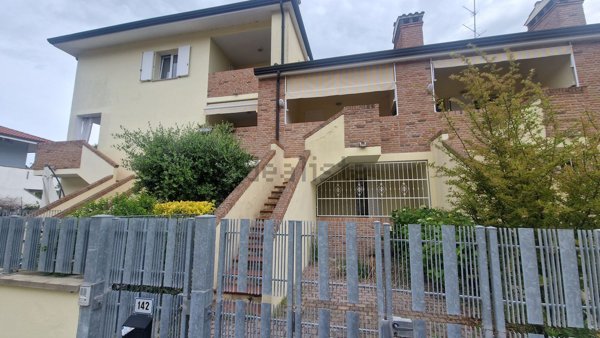 casa indipendente in vendita a Comacchio in zona Lido degli Estensi