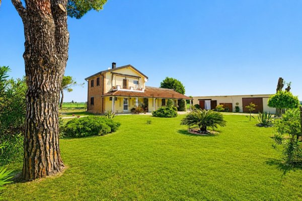 casa indipendente in vendita a Comacchio in zona Lido delle Nazioni
