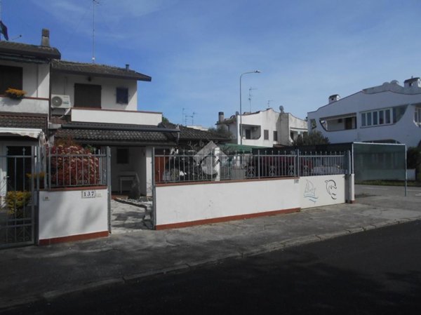 casa indipendente in vendita a Comacchio in zona Lido di Pomposa