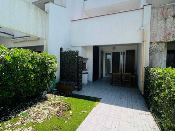 casa indipendente in vendita a Comacchio in zona Lido di Spina