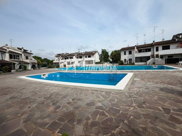appartamento in vendita a Comacchio in zona Lido degli Scacchi