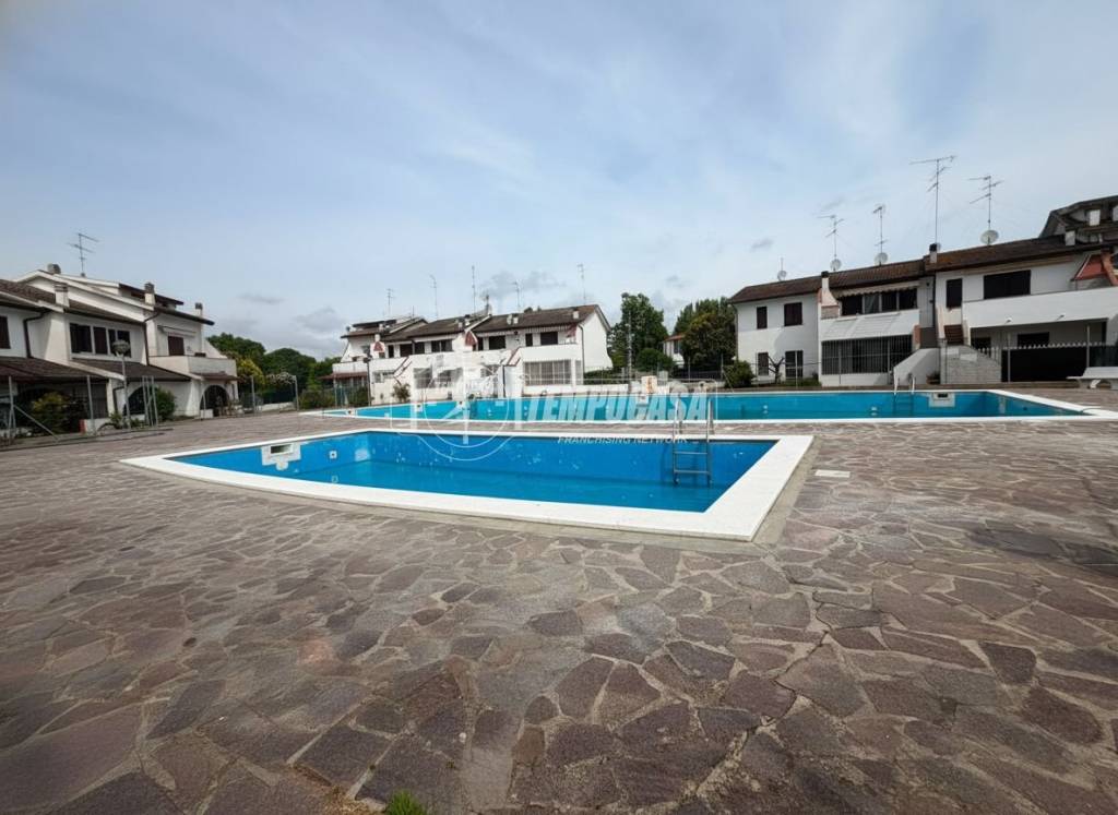 appartamento in vendita a Comacchio in zona Lido degli Scacchi