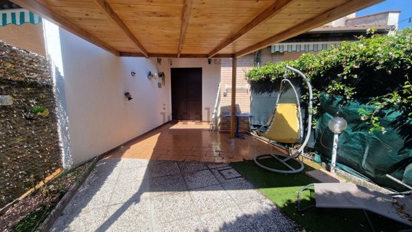 casa indipendente in vendita a Comacchio in zona Lido degli Estensi