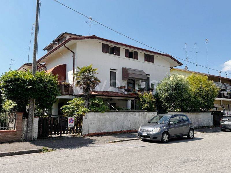 appartamento in vendita a Comacchio in zona Porto Garibaldi
