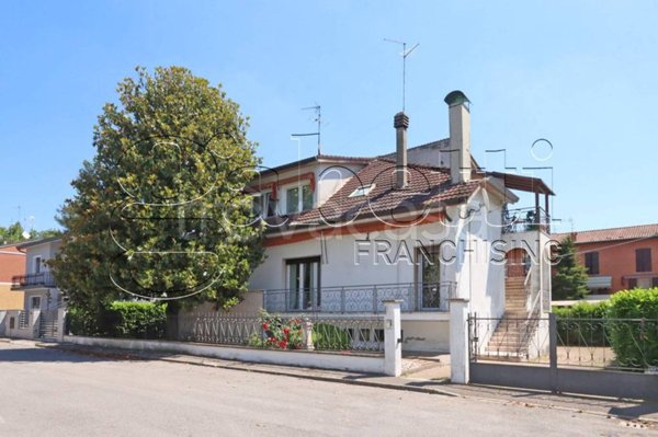 casa indipendente in vendita a Comacchio