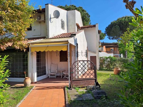 casa indipendente in vendita a Comacchio in zona Lido di Spina