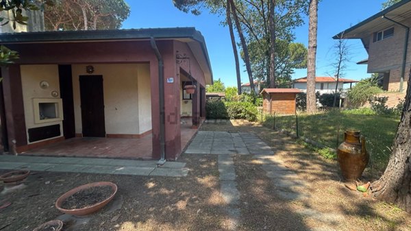 casa indipendente in vendita a Comacchio in zona Lido degli Estensi