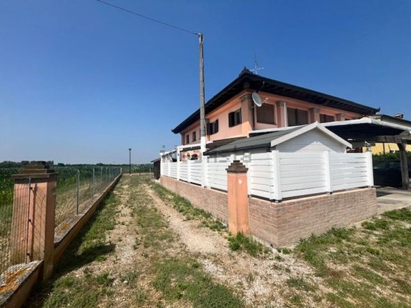 casa indipendente in vendita a Comacchio