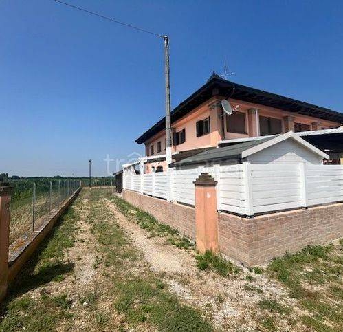 casa indipendente in vendita a Comacchio in zona San Giuseppe