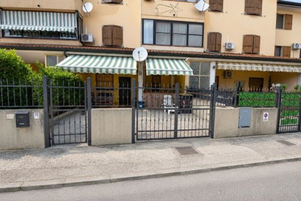casa indipendente in vendita a Comacchio in zona San Giuseppe