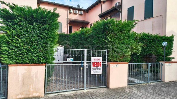 casa indipendente in vendita a Comacchio in zona Lido di Volano