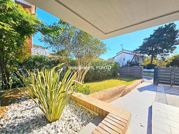 casa indipendente in vendita a Comacchio in zona Lido degli Estensi