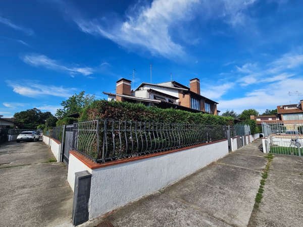 casa indipendente in vendita a Comacchio in zona Lido delle Nazioni