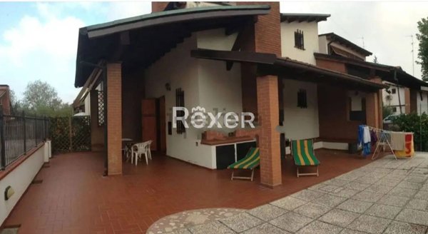 casa indipendente in vendita a Comacchio in zona Lido degli Estensi
