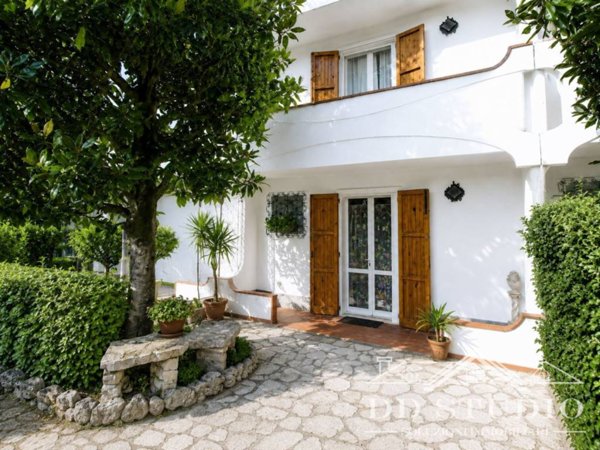 casa indipendente in vendita a Comacchio in zona Lido degli Estensi