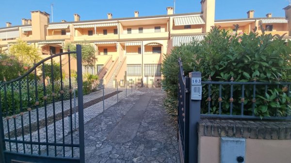 casa indipendente in vendita a Comacchio in zona Lido degli Estensi