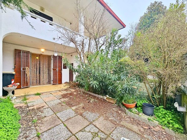 casa indipendente in vendita a Comacchio in zona Lido delle Nazioni