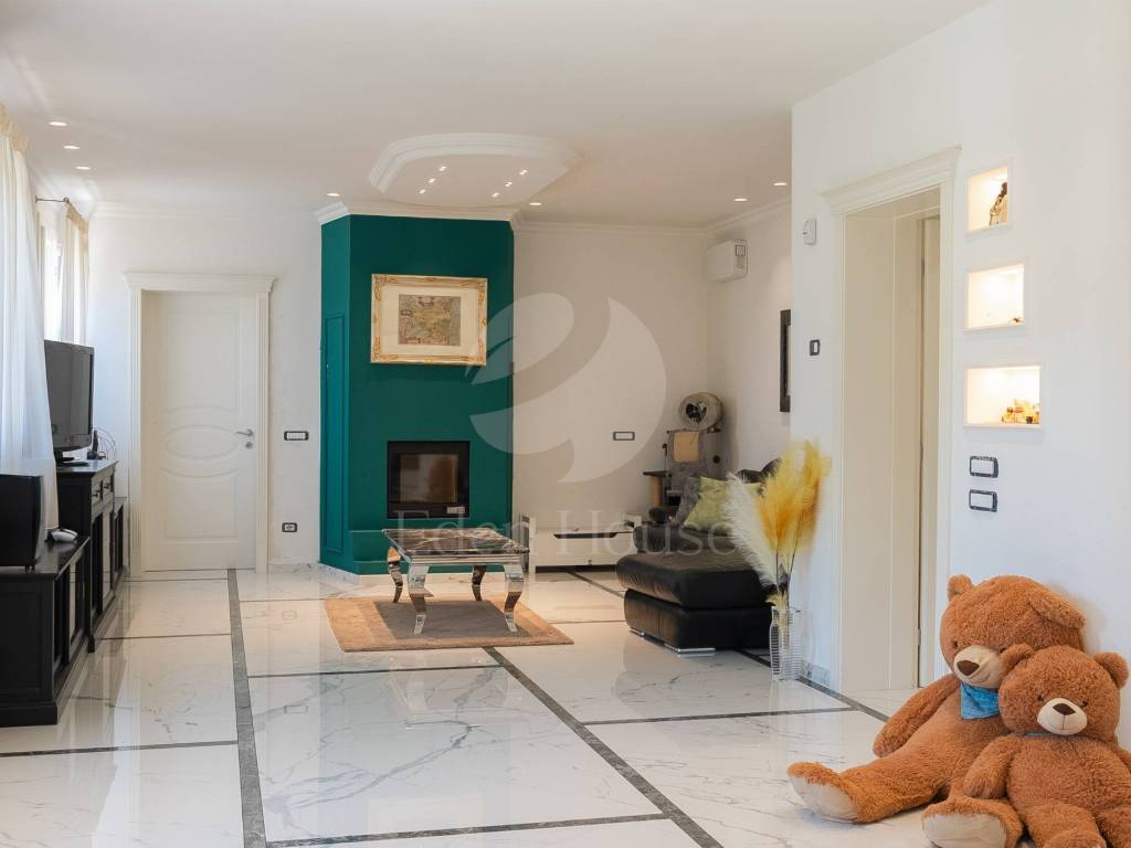 casa indipendente in vendita a Comacchio in zona Volania