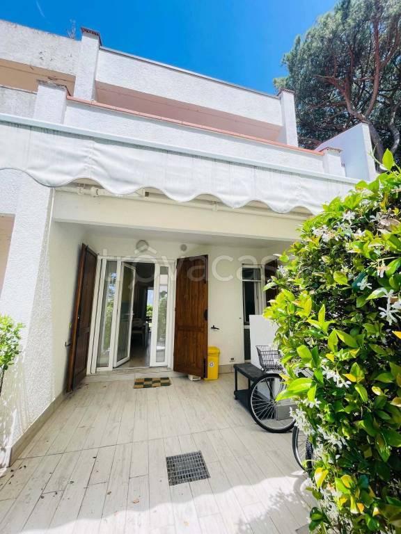 casa indipendente in vendita a Comacchio in zona Lido di Spina