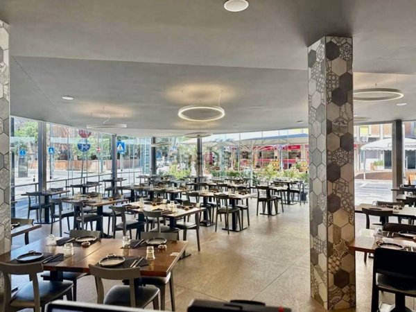 negozio in vendita a Comacchio in zona Lido degli Estensi