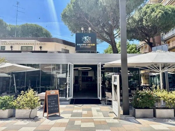negozio in vendita a Comacchio in zona Lido degli Estensi