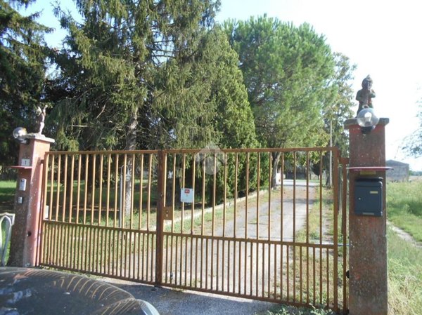 casa indipendente in vendita a Comacchio in zona San Giuseppe