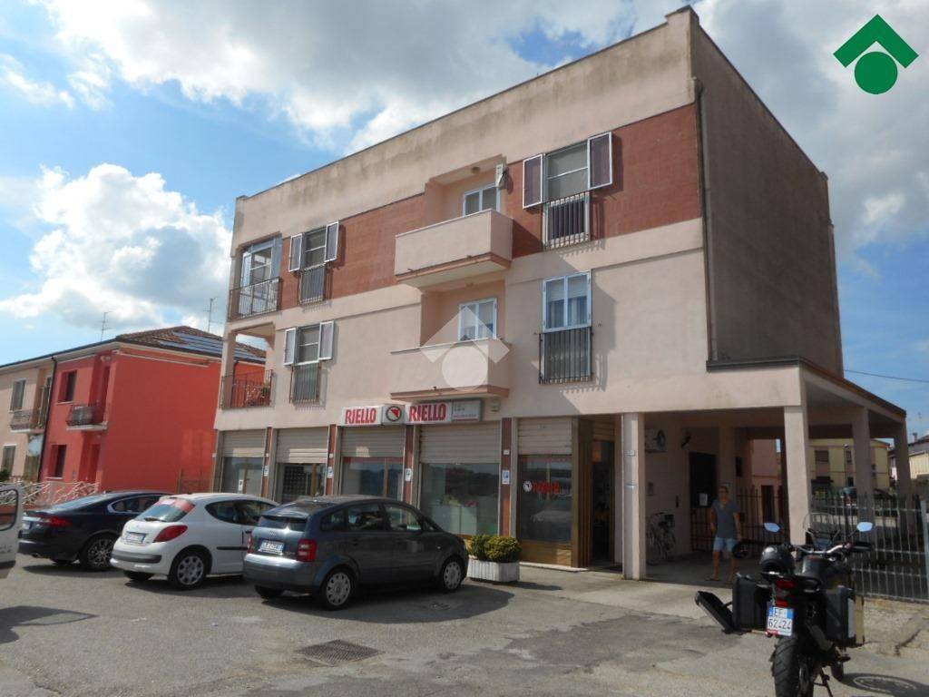 appartamento in vendita a Comacchio in zona Volania