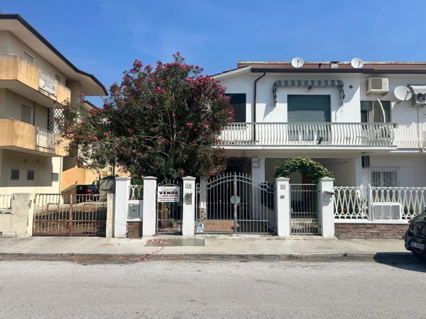 casa indipendente in vendita a Comacchio in zona Porto Garibaldi