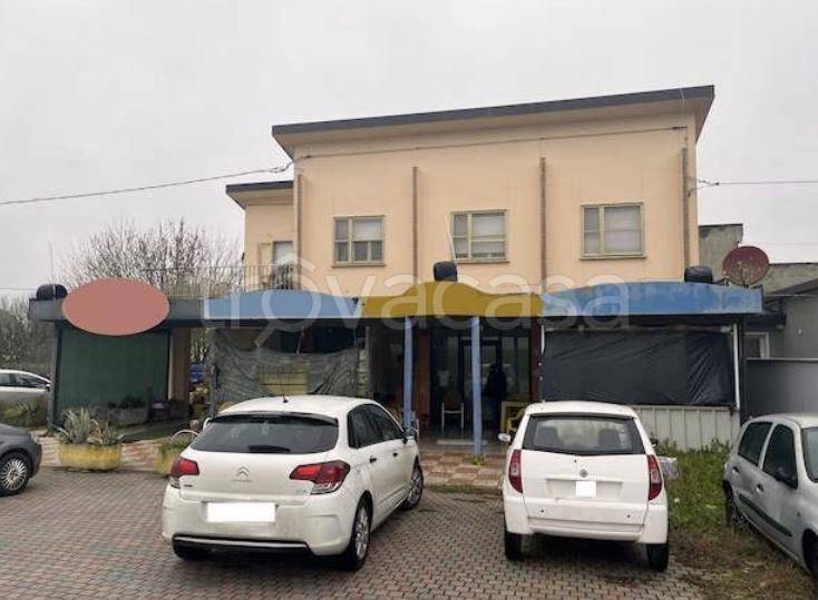 negozio in vendita a Comacchio in zona Volania
