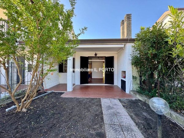 casa indipendente in vendita a Comacchio in zona Lido degli Scacchi