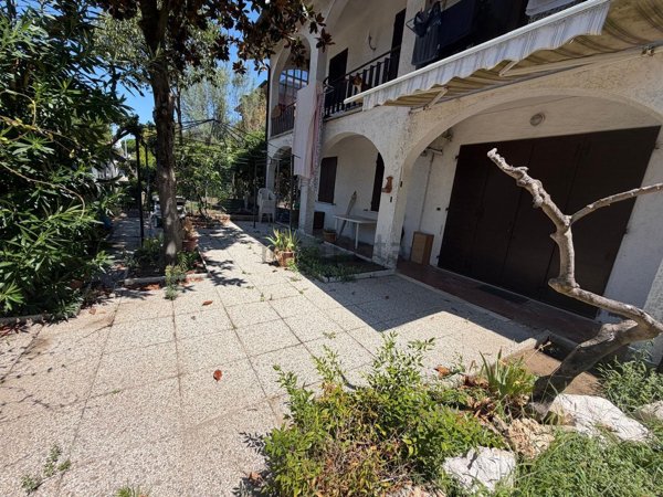 casa indipendente in vendita a Comacchio in zona Lido degli Estensi