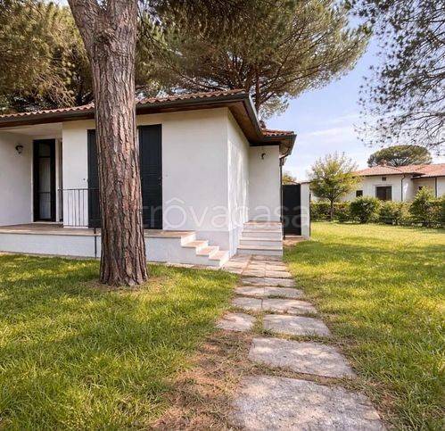 casa indipendente in vendita a Comacchio in zona Lido delle Nazioni