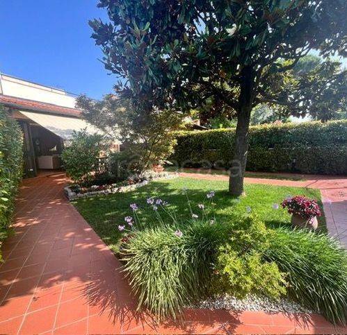 casa indipendente in vendita a Comacchio in zona Lido delle Nazioni