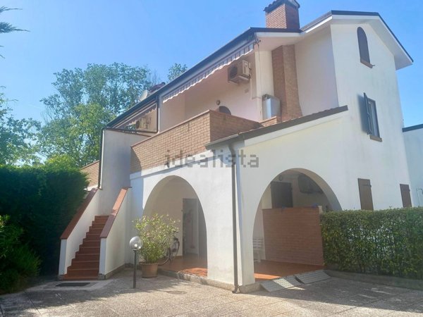 casa indipendente in vendita a Comacchio in zona Lido di Pomposa