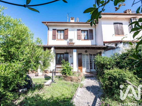 casa indipendente in vendita a Comacchio in zona San Giuseppe