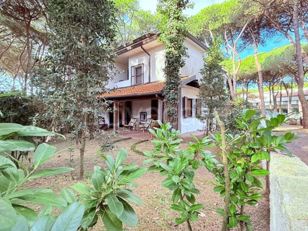 casa indipendente in vendita a Comacchio in zona Lido di Spina
