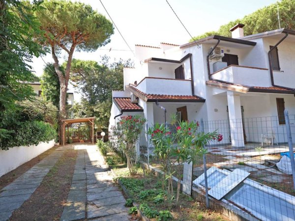 casa indipendente in vendita a Comacchio in zona Lido di Spina